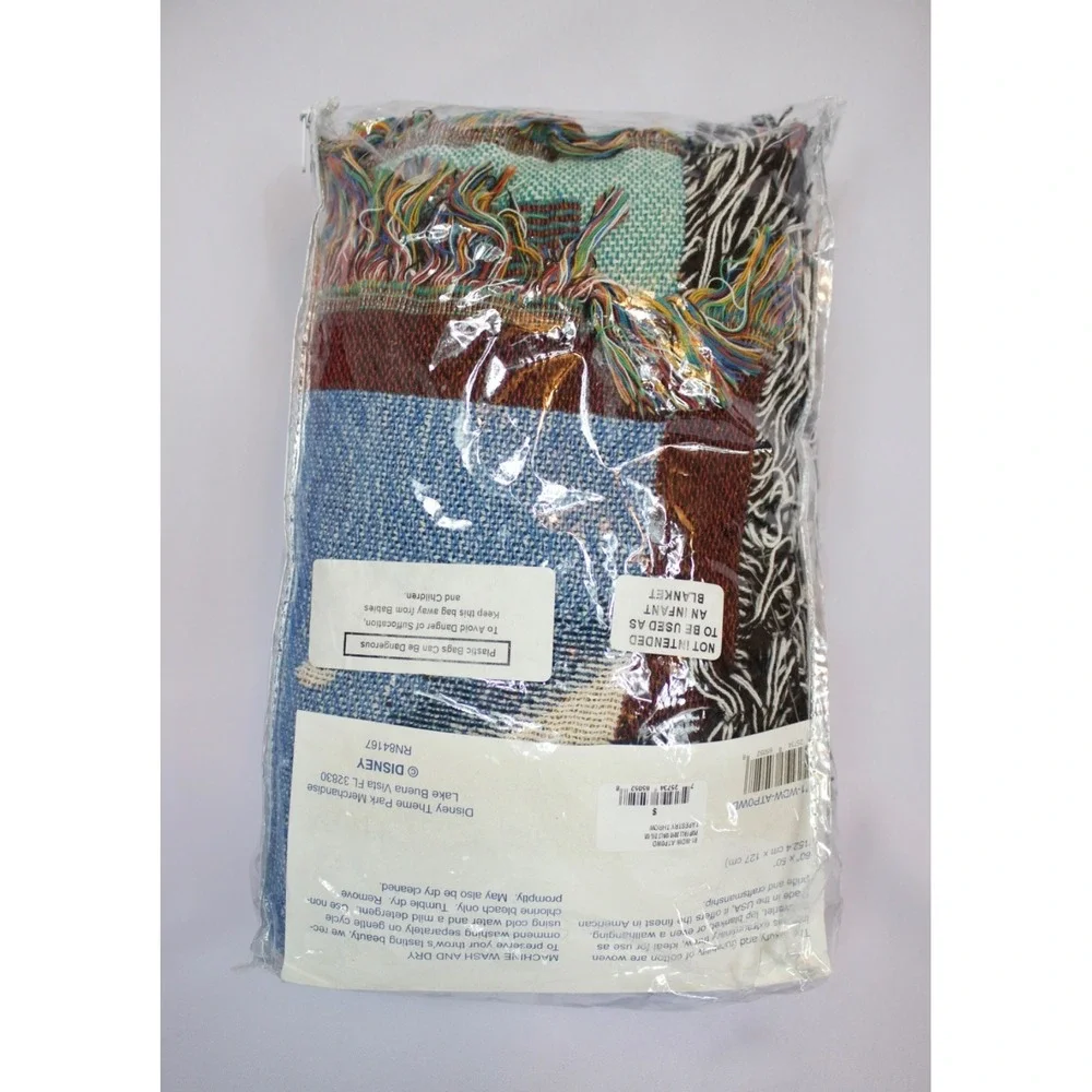 Walt Disney World Tapestry‎ Woven Throw Blanket 60x50 Mickey Minnie Goofy Winter